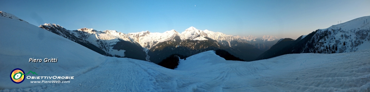 84 panoramica al tramonto con luna in cielo....jpg